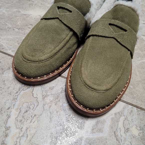 NWT Schutz Christie Furry Cow Suede Flats Green Loafer Slip On Shoe 9.5 - Picture 5 of 5